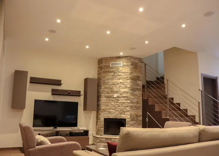 Marios Villa Lárnaca