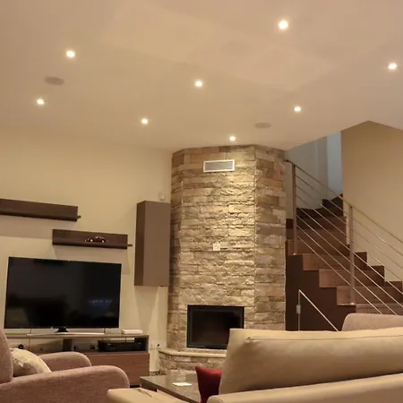 Marios Villa Larnaca